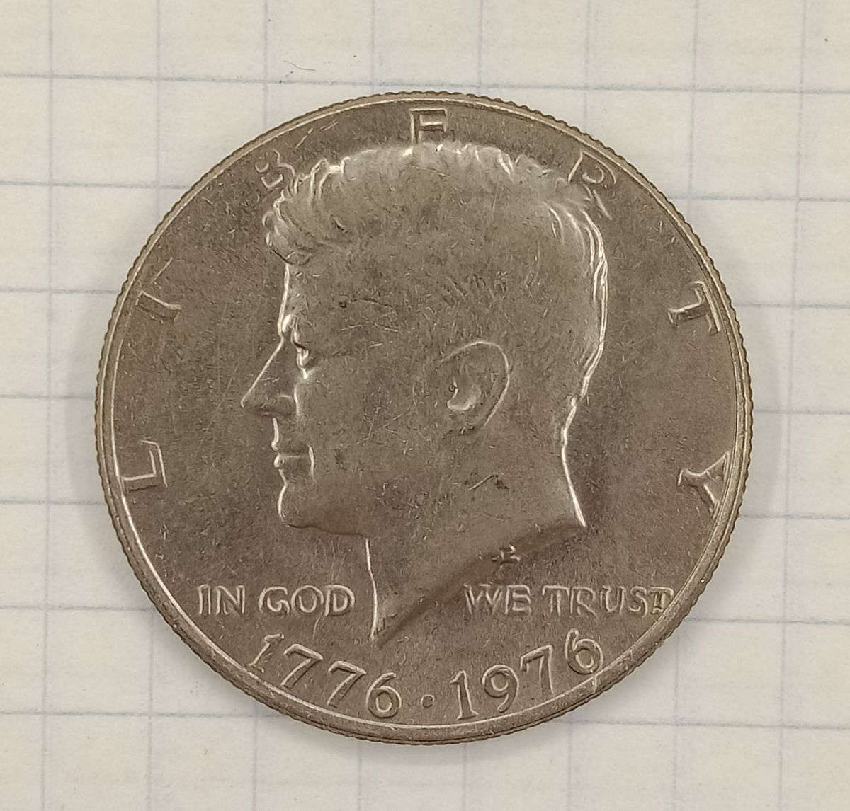 ½ ������� 1976 ��� � 200 ��� �������������

