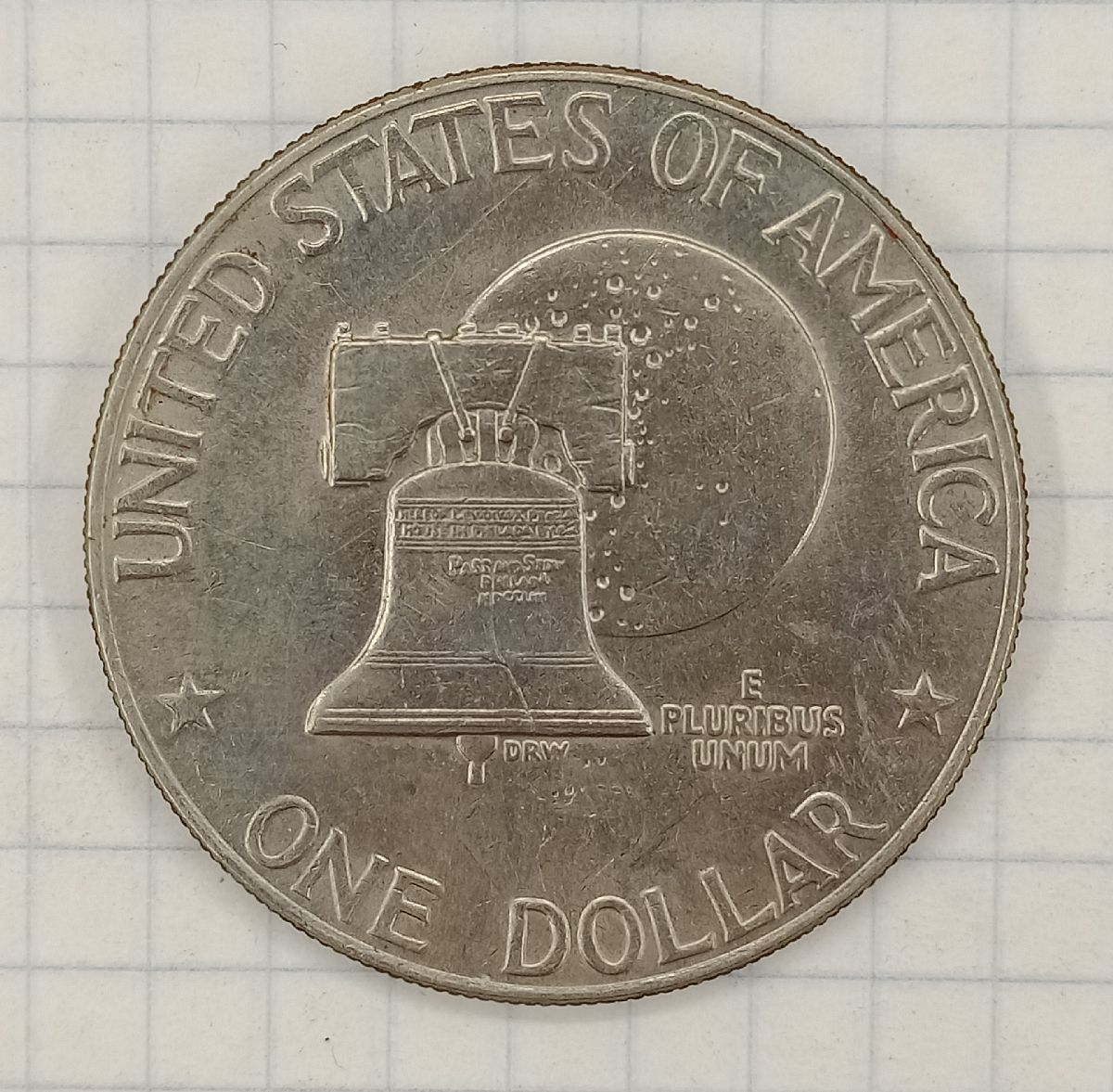 1 ������ 1976 ��� � 200 ��� �������������
